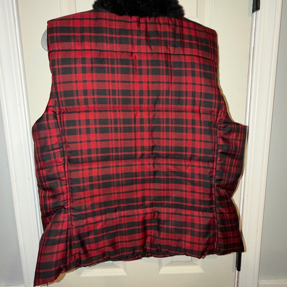 Chaps Red and Black Plaid Quilted Jacket Liner - Picture 2 of 3